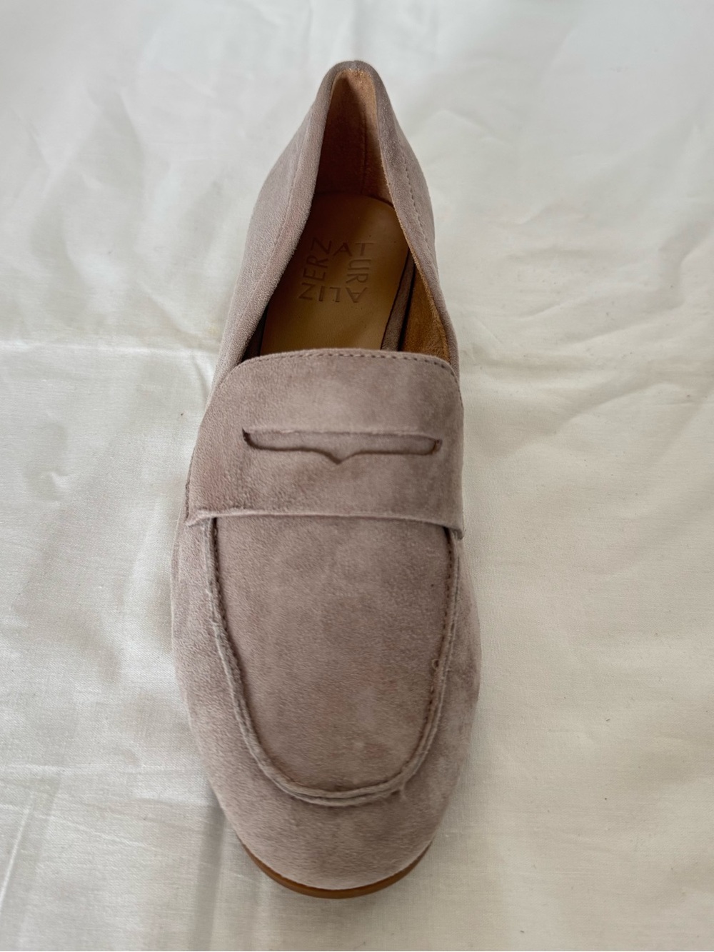 Naturalizer Women's Suede Loafers in Taupe Size 6 - Picture 3 of 10